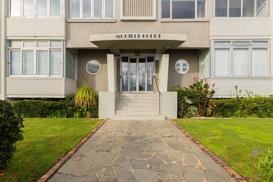To Let 1 Bedroom Property for Rent in Mouille Point Western Cape
